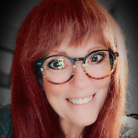 Meet your Posher, Sandra - Picture 1 of 1
